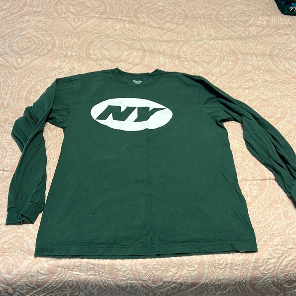 Men’s Sz Large “Play Like A Jet” long sleeve t shirt! NEW YORK JETS NFL